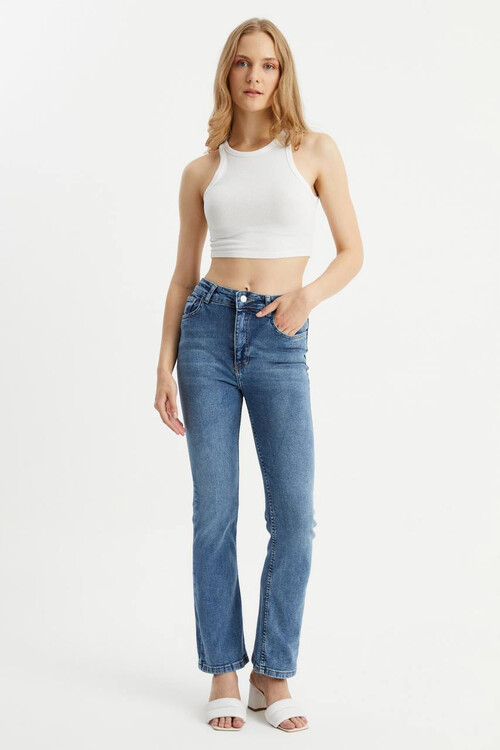 W1631 STRAIGHT FIT JEAN